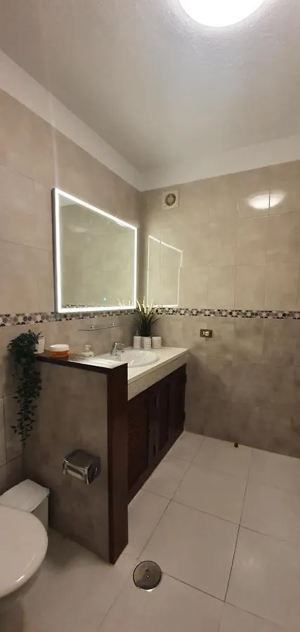 Spectacular Renovated Apartment, 5 Min To Camison Beach, With Aircon Arona  Spagna