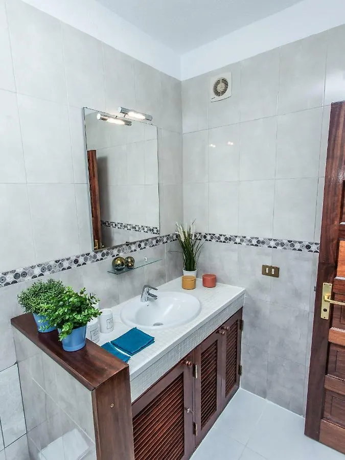 Appartamento Spectacular Renovated Apartment, 5 Min To Camison Beach, With Aircon Arona