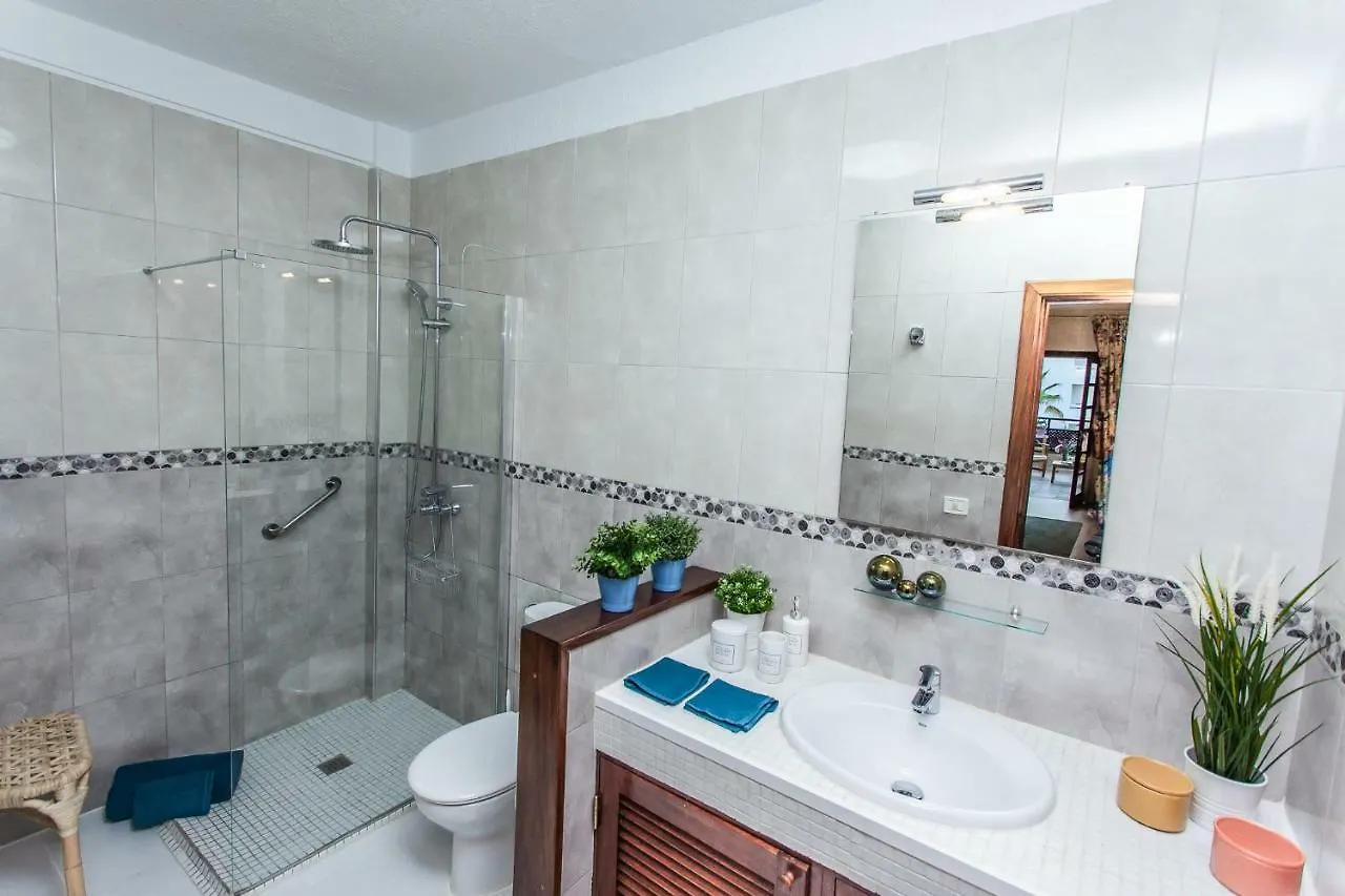 Spectacular Renovated Apartment, 5 Min To Camison Beach, With Aircon Arona  Appartamento